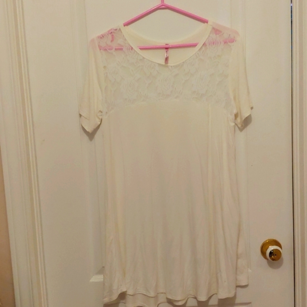 Pretty lace topped tunic - short sleeved
